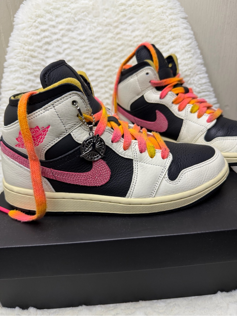 Jordan 1 Mid SE "Pale Ivory/Racer Pink/Black/Muslin" Women's Shoe